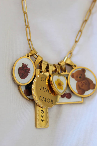 ciondolo OMNIA VINCIT AMOR.